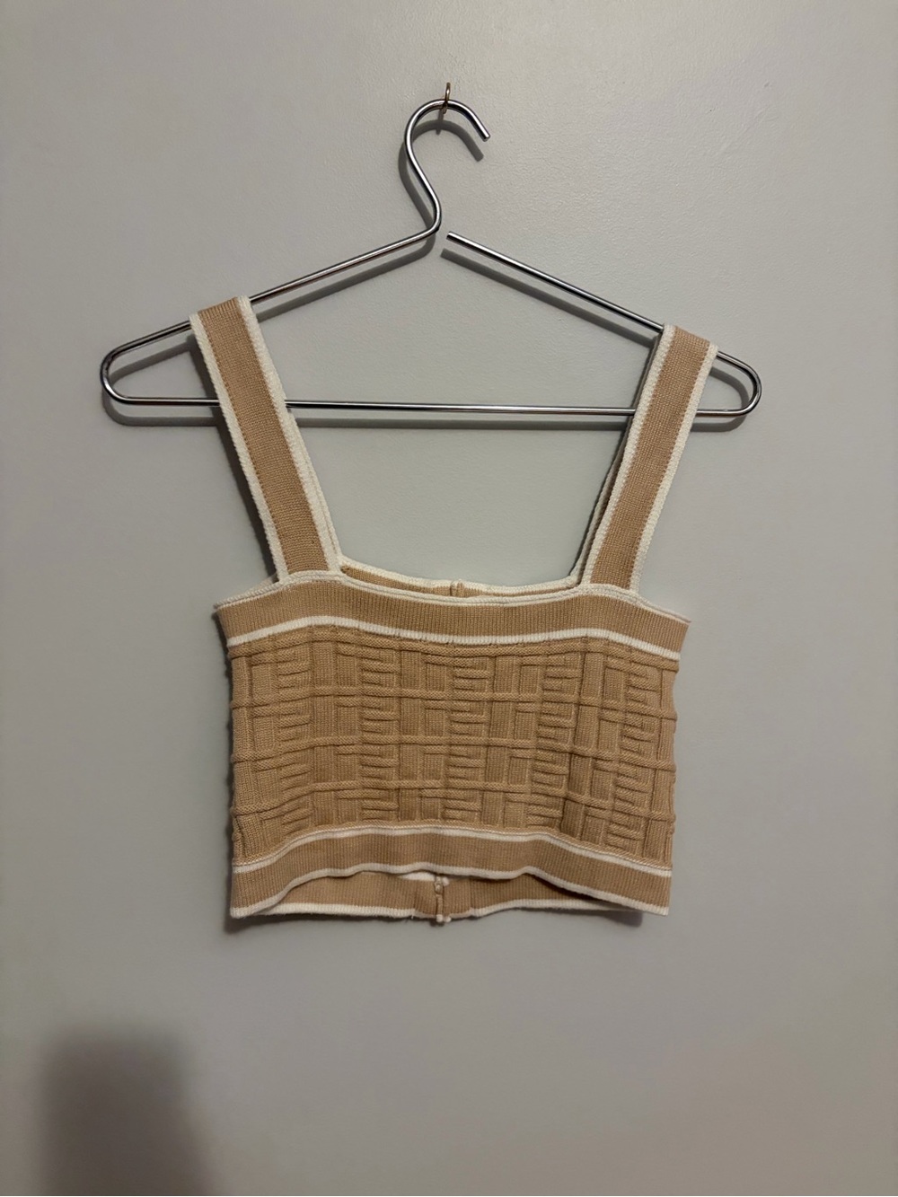 Beige Button-Front Cropped Knit Tank - Picture 2 of 4